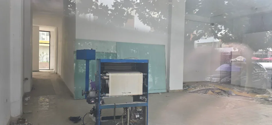 Tirane, shes ambjent biznesi Kati 0, 350 m² 800.000 € (Astir Vila L)