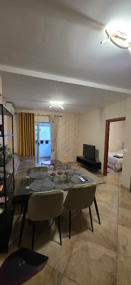 Tirane, jepet me qera apartament 1+1+Aneks+Ballkon Kati 7, 70 m² 600 € (Rruga e barrikadave)