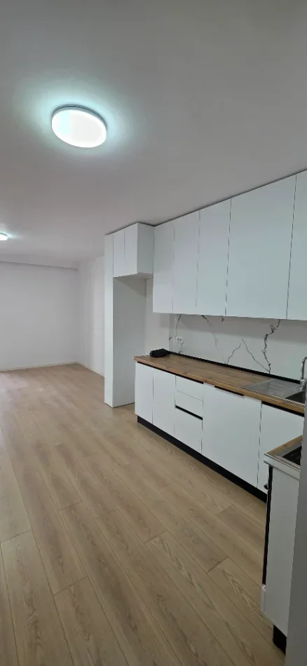 Tirane, jepet me qera apartament 2+1+Aneks+Ballkon Kati 2, 120 m² 530 € (Kombinat Mbrapa Bashkis)