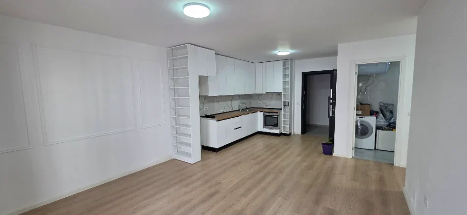Tirane, jepet me qera apartament 2+1+Aneks+Ballkon Kati 2, 120 m² 530 € (Kombinat Mbrapa Bashkis)