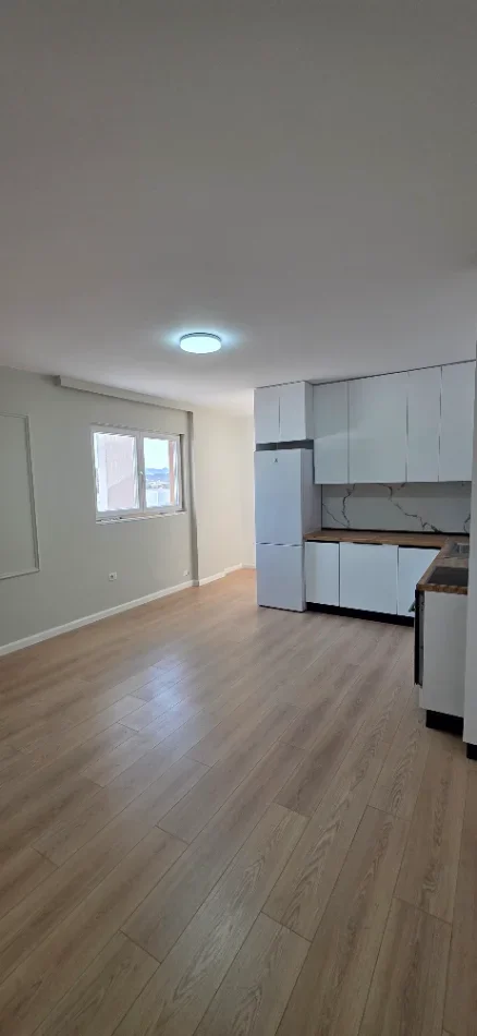 Tirane, jepet me qera apartament 2+1+Aneks+Ballkon Kati 7, 115 m² 500 € (Kombina)