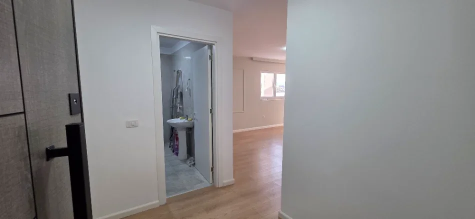 Tirane, jepet me qera apartament 2+1+Aneks+Ballkon Kati 7, 115 m² 500 € (Kombina)