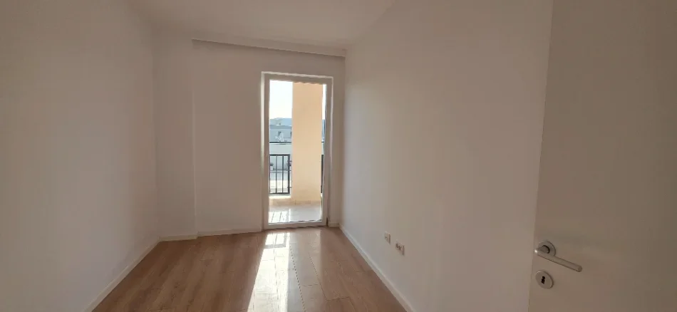 Tirane, jepet me qera apartament 2+1+Aneks+Ballkon Kati 7, 115 m² 500 € (Kombina)