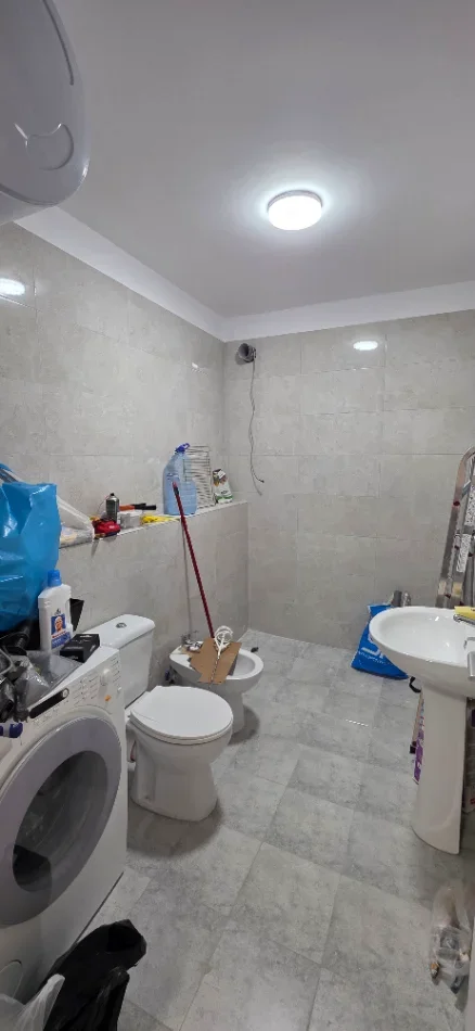 Tirane, jepet me qera apartament 2+1+Aneks+Ballkon Kati 7, 115 m² 500 € (Kombina)