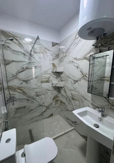 Tirane, jepet me qera nga Pronari, pa-komision apartament 1+1+Aneks+Ballkon Kati 7, 90 m² 500 € (Rruga rrapo hekali)