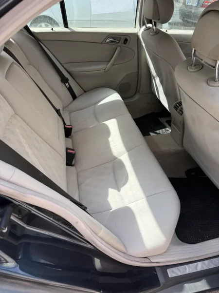 Tirane, shes Benz Nafte, blu e errët  manuale 3.000 €