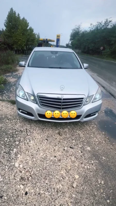 Fier, shes makine E 220 NAFTE 2010 Nafte, gri e erret automatik Klima 240.000 km 8.300 €