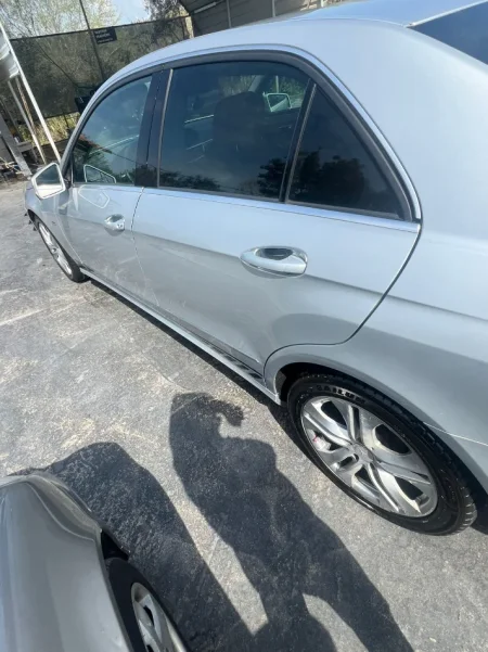 Fier, shes makine E 220 NAFTE 2010 Nafte, gri e erret automatik Klima 240.000 km 8.300 €