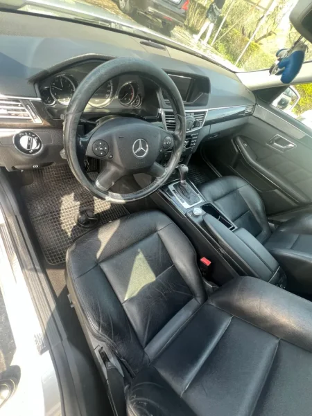 Fier, shes makine E 220 NAFTE 2010 Nafte, gri e erret automatik Klima 240.000 km 8.300 €