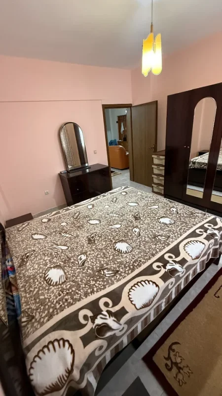 Tirane, jepet me qera apartament 2+1+Aneks+Ballkon Kati 4, 105 m² 500 € 