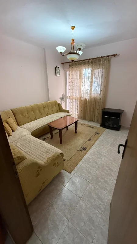 Tirane, jepet me qera apartament 2+1+Aneks+Ballkon Kati 4, 105 m² 500 € 