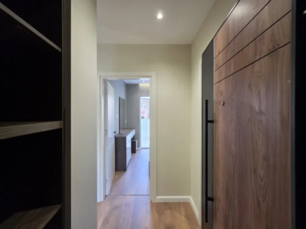 Tirane, shitet apartament 1+1 , 155.000 € (Mine peza)