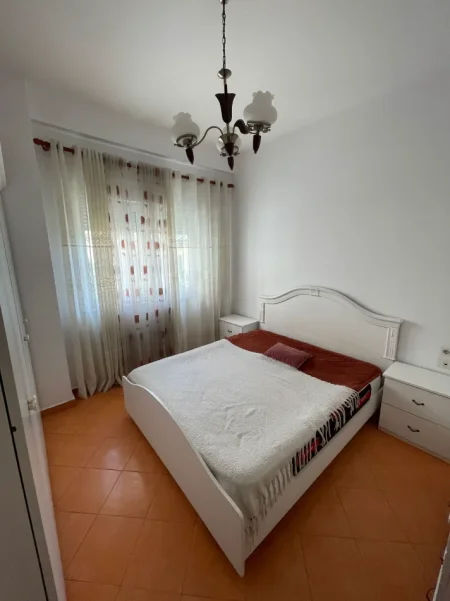 Tirane, jepet me qera apartament Kati 1, 65 m² 600 € (Rruga e Elbasanit)