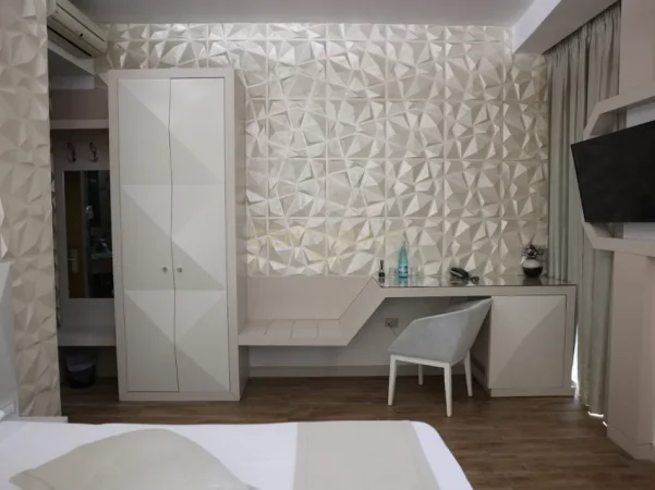 Tirane, shitet hotel Kati 8, 2.400 m² 5.500.000 € (Rruga e Elbasanit)