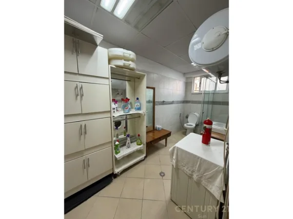 Tirane, shitet apartament 3+1 Kati 2, 100 m² (Petro Nini Luarasi)