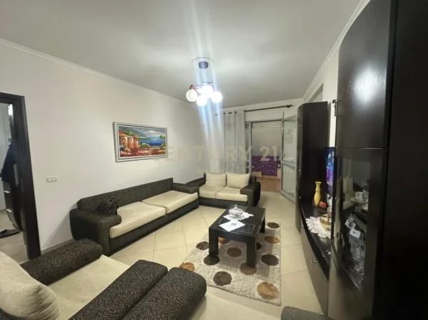 Tirane, shitet apartament Kati 6, 200.000 € 