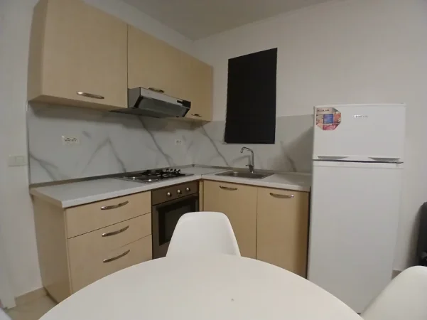 Shqiperi, jepet me qera apartament 1+1+Ballkon Kati 3, 67 m² 480 € (Rruga fortuzi)