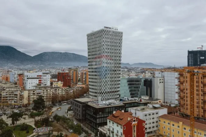 Tirane, jepet me qera zyre , 96 m² 1.770 € 