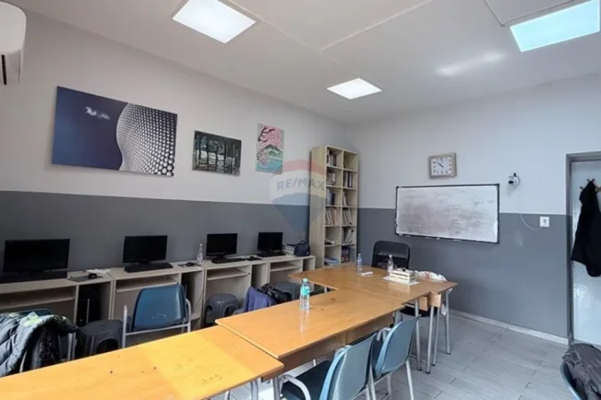 Tirane, jepet me qera apartament , 100 m² 850 € (Rruga Sami Frashëri, Tiranë)