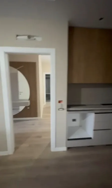 Tirane, jepet me qera apartament 1+1+Ballkon Kati 6, 75 m² 500 € (KOMPLEKSI GOLDEN PARK)