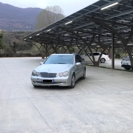 Tirane, shes makine C Class Nafte, gri metalizato automatik Klima 330.000 km 1 €