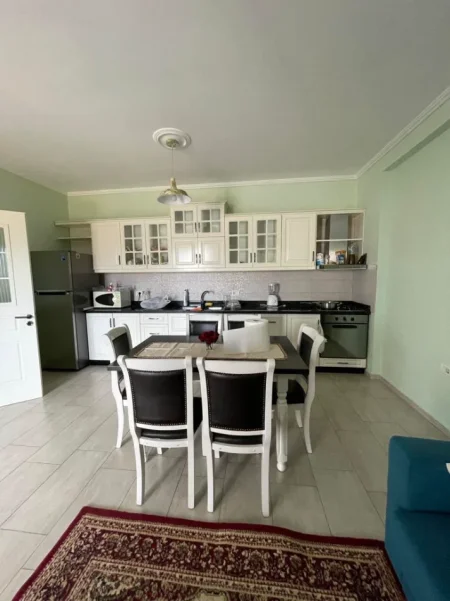 Tirane, jepet me qera apartament 2+1 Kati 3, 112 m² 600 € (Rruga e Kavajes/Qendra Glob)