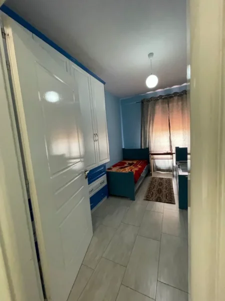 Tirane, jepet me qera apartament 2+1 Kati 3, 112 m² 600 € (Rruga e Kavajes/Qendra Glob)