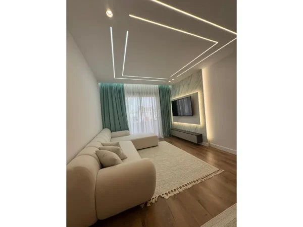 Tirane, shes apartament 1+1 Kati 8, 59 m² 125.000 € (astir)