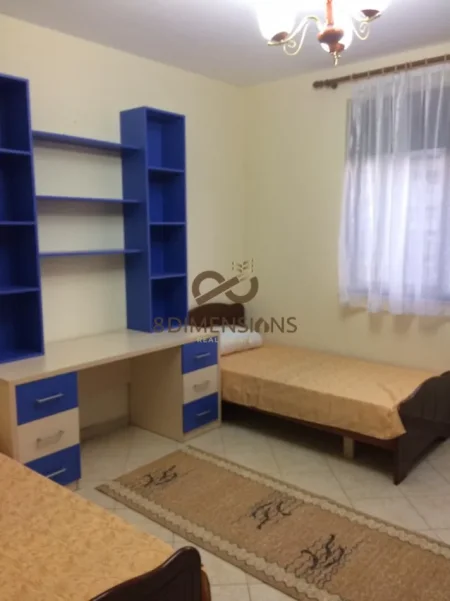 Tirane, jepet me qera apartament 3+1+Ballkon Kati 5, 120 m² 750 € (kompleksi panorama)