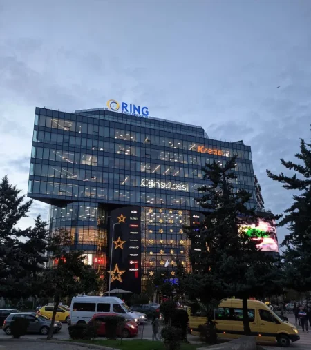 Tirane, shitet apartament 2+1 Kati 1, 100 m² 210.000 € (ZOGU I ZI)