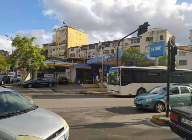 Tirane, shitet apartament 2+1 Kati 1, 100 m² 210.000 € (ZOGU I ZI)