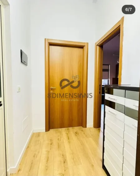 Tirane, jepet me qera apartament 1+1+Ballkon Kati 1, 62 m² 600 € (qender)