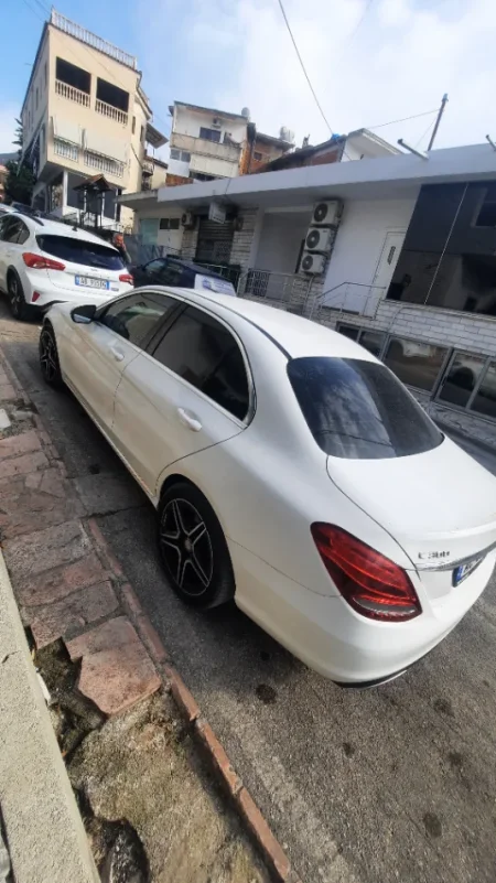 Sarande, shes makine mercedes benz Benzin, e bardhë automatik Kondicioner 168.487 km 15.000 €