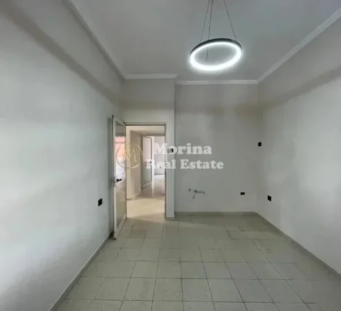 Tirane, jepet me qera apartament 2+1 Kati 2, 70 m² 600 € (Myslym Shyri)