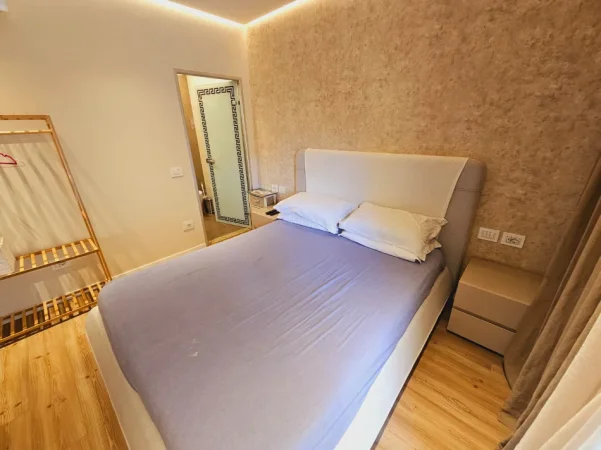 Jepet Qera: 2+1+2wc ( PAZARI I RI )* 📍 *950€* - k5, Ashensor. - Super Investim **60k€ Kosto - me Arkitekt | Mobilim Modern, Elektro A++ & PARKET