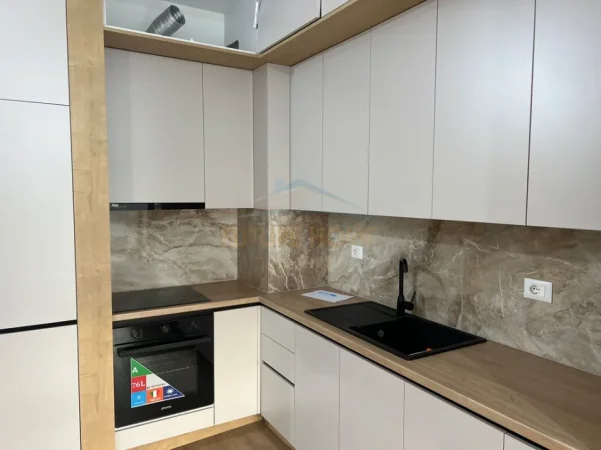 Tirane, jepet me qera apartament 1+1 Kati 2, 48 m² 400 € (Residenca Kadiu, Ali Demi)