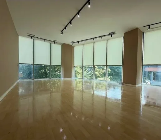 Tirane, jepet me qera zyre Kati 2, 52 m² 1.000 € (RRUGA SAMI FRASHERI)