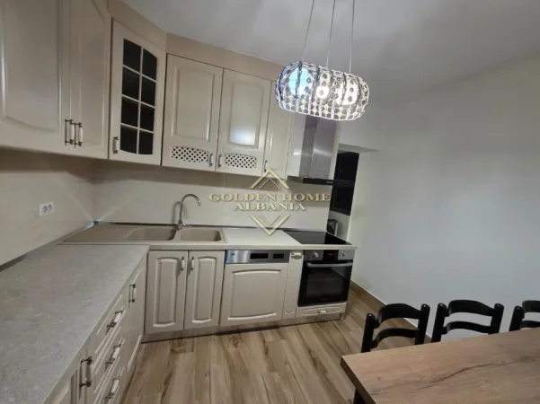 Tirane, jepet me qera apartament , 120 m² (Mine Peza)