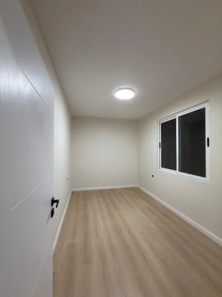 Tirane, shitet apartament 3+1 Kati 2, 102 m² 185.000 €