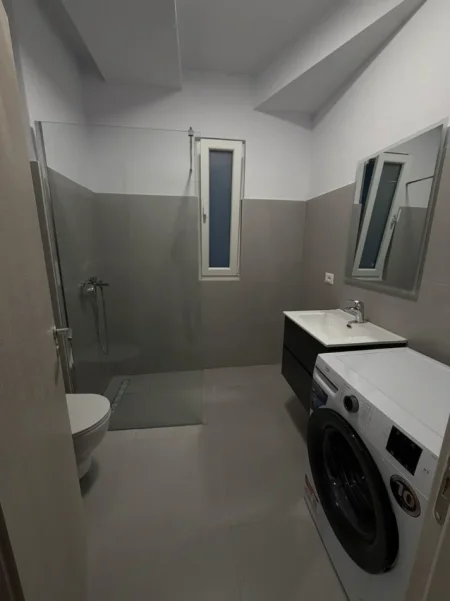 Tirane, jepet me qera apartament 1+1 Kati 3, 63 m² 500 €