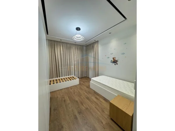 Tirane, Jepet Me Qera Vile 2 Katshe , 107 m² 900 € (FRESK)