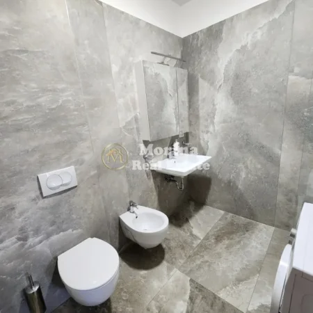 Tirane, jepet me qera apartament 2+1 Kati 6, 100 m² 700 € (Selvia)