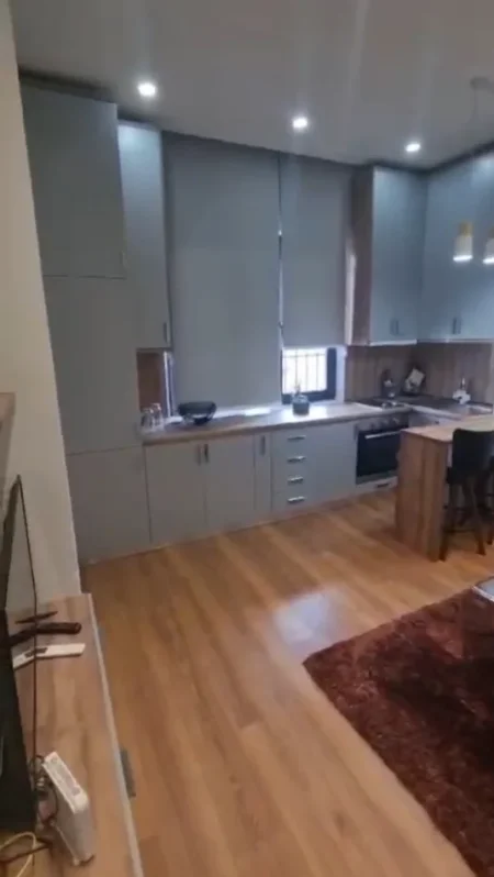 Tirane, jap me qera apartament 1+1 Kati 1, 58 m² 600 € (Qender, 9 katshet)