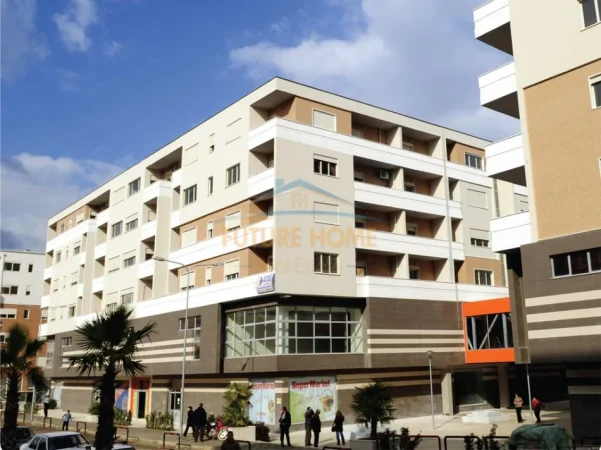 Tirane, jepet me qera ambjent biznesi Kati 0, 78 m² 1.800 € (Komuna e Parisit , Prane Kristal)