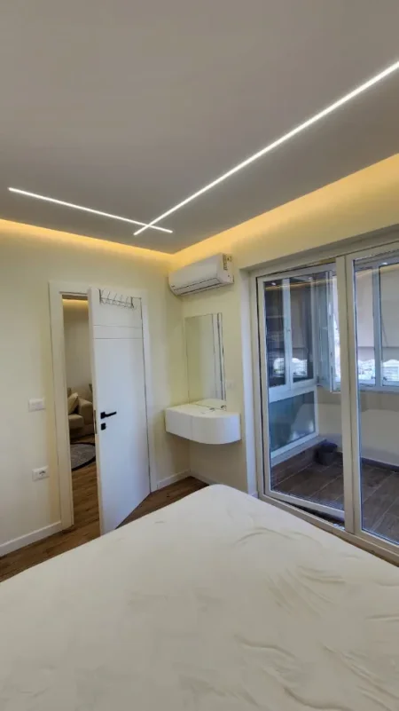 Tirane, jepet me qera apartament 1+1 Kati 3, 70 m² 600 € (ZOJA E KESHILLIT TE MIRE, RR DRITAN HOXHA)