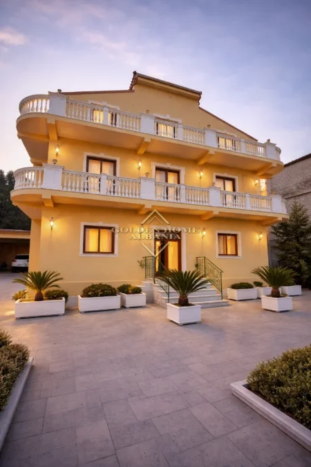 Tirane, jepet me qera hotel Kati 3, 300 m² (sharre)