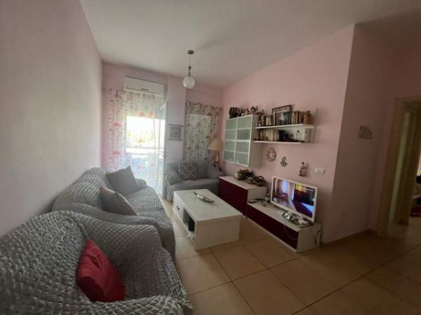 Durres, shes apartament 2+1 Kati 2, 70 m² 155.000 Euro (GJIRI LALZIT)