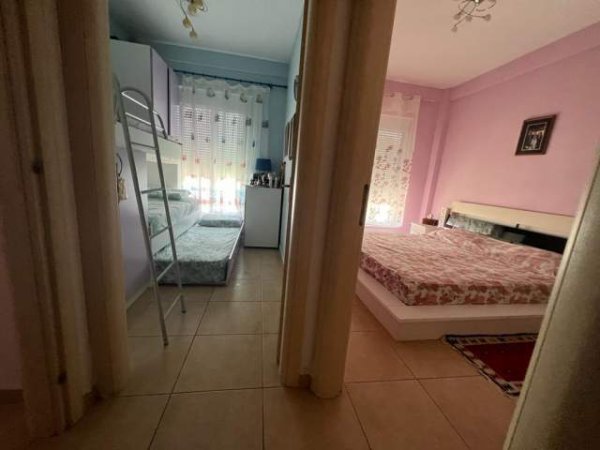 Durres, shes apartament 2+1 Kati 2, 70 m² 155.000 Euro (GJIRI LALZIT)