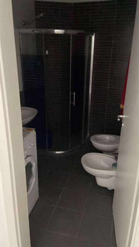 Tirane, jepet me qera apartament Kati 3, 85 m² 550 Euro (Rruga e Kavajes)
