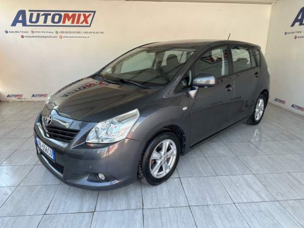 Tirane, shes makine Toyota verso Viti 2009, 5.900 Euro